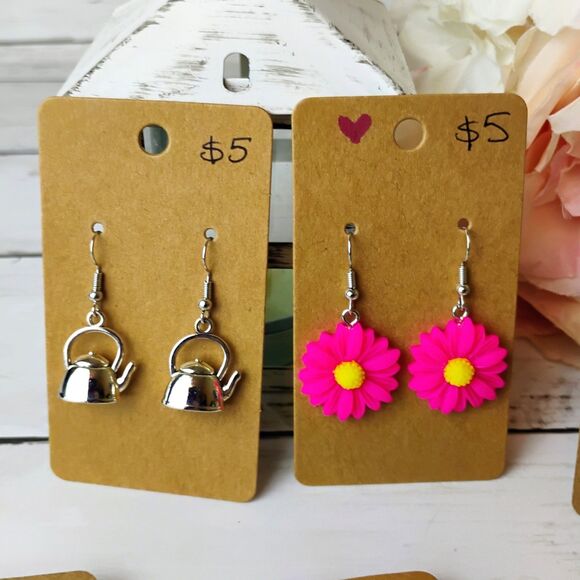 10 Novelty Cute Earring Lot/Bundle Resellers Teapot, Lips, Bears, Daisy NEW - Picture 3 of 4